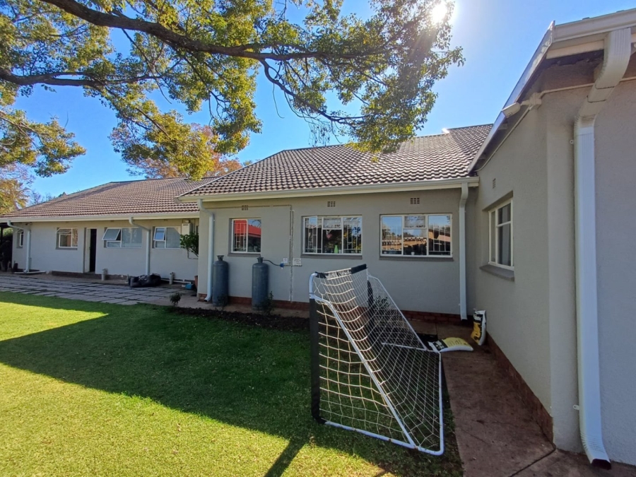 4 Bedroom Property for Sale in Flamwood North West